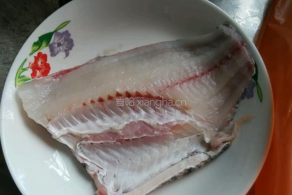 电饼铛烤鱼的做法图解1
