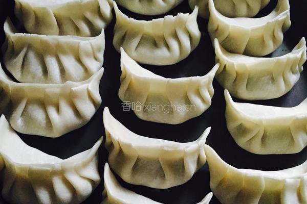 白菜蘑菇木耳鸡蛋素饺子的做法图解5