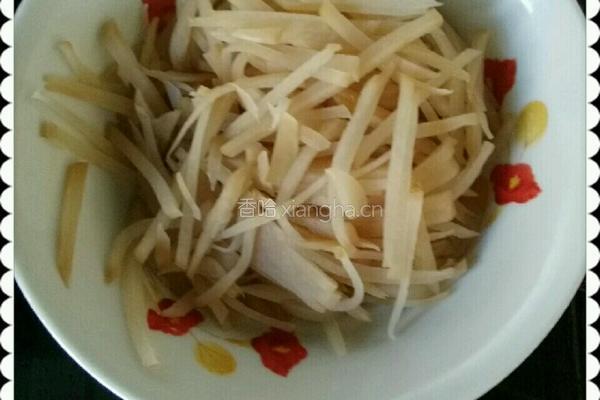 黄豆炒榨菜丝的做法图解2