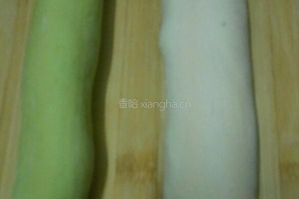 双色水饺的做法图解3