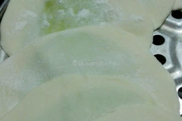 双色水饺的做法图解5