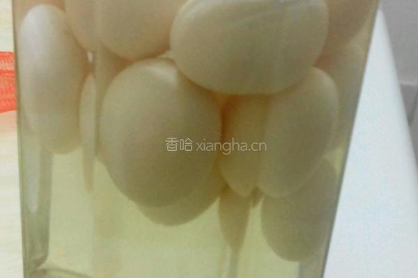 腌制咸鸡蛋的做法图解3