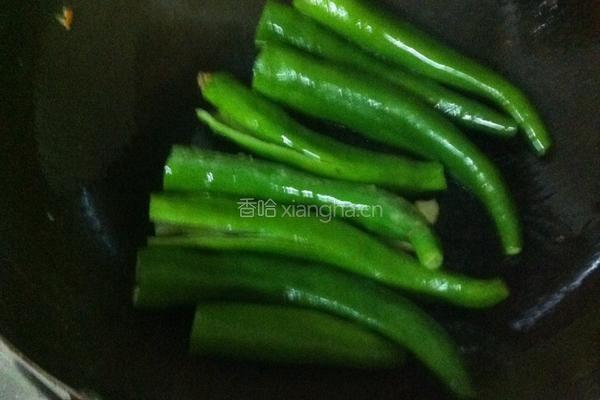 虎皮青椒的做法图解2