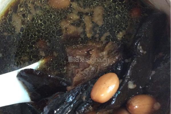 花生排骨瓦罐汤的做法图解10