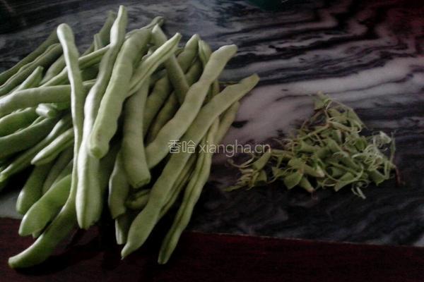 四季豆炒肉的做法图解1
