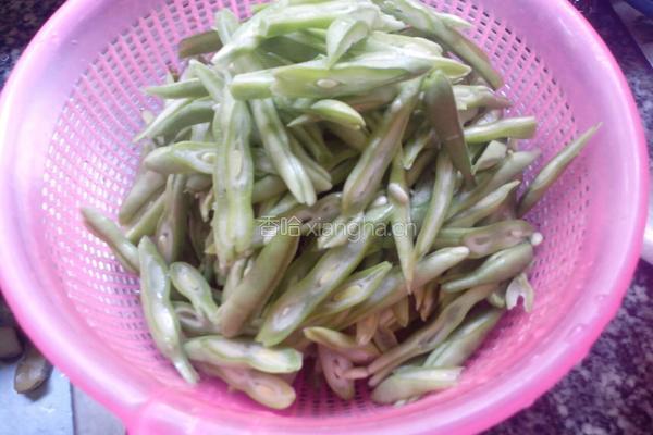 四季豆炒肉的做法图解2