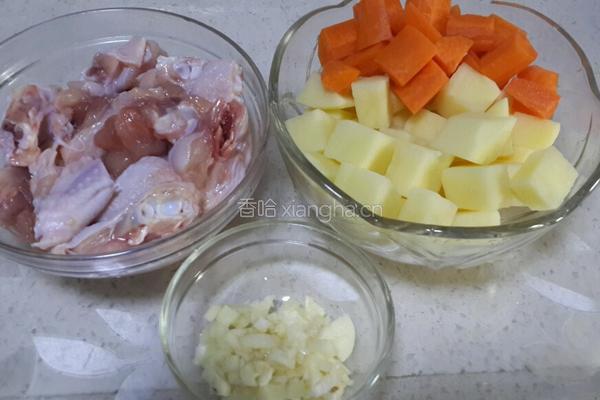 土豆烧鸡翅的做法图解1