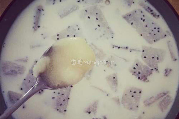 火龙果牛奶西米露的做法图解6