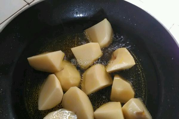 土豆炖茄子的做法图解3