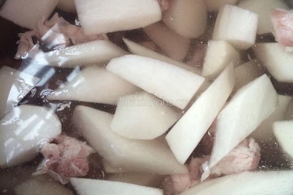 牛腩炖萝卜的做法图解6