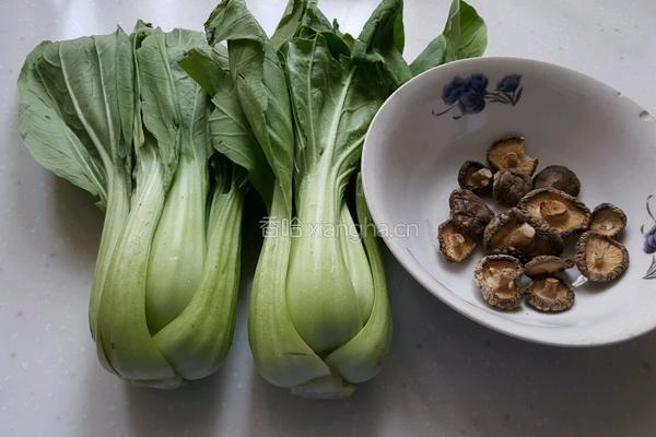 香菇青菜的做法图解1