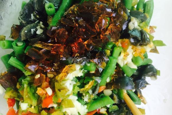 皮蛋拌豆角的做法图解4