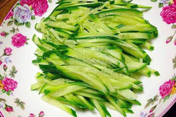 香菇丁茄丁拌面的做法图解5