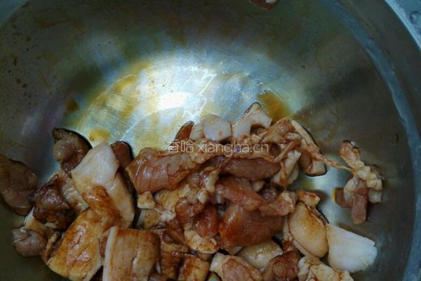 蒜苔腐竹炒肉的做法图解4