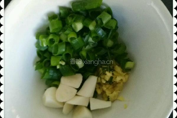 牛肉炒油豆付的做法图解2