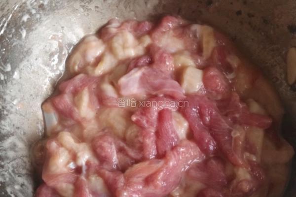 青红椒炒鸭脯的做法图解2