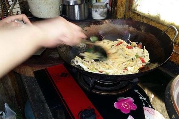 泡椒春笋的做法图解3
