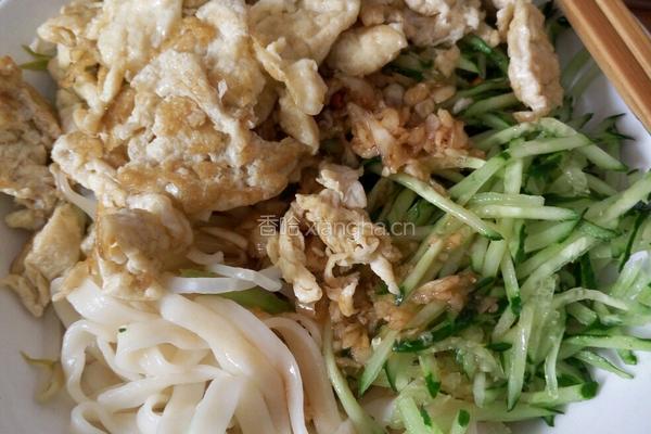 蒜汁儿鸡蛋凉面