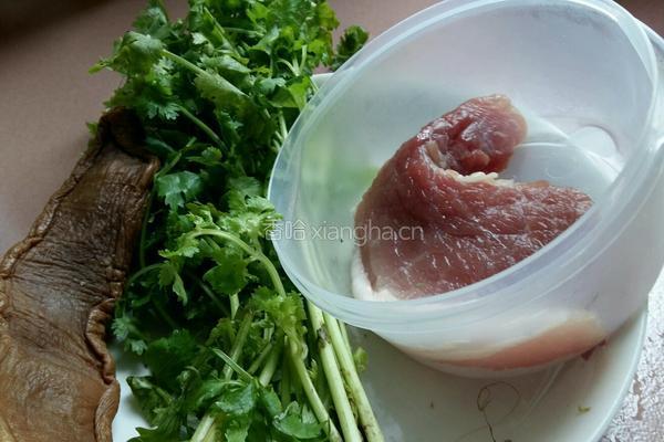 萝卜干肉片的做法图解1