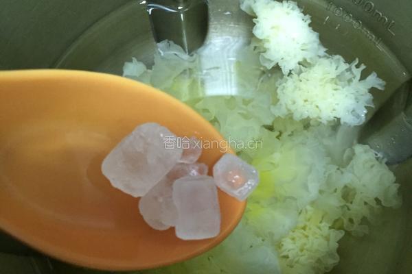 冰糖银耳羹的做法图解3