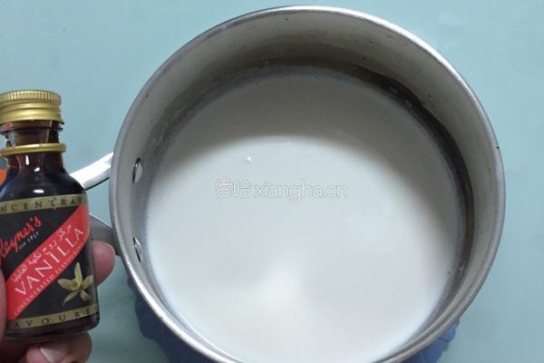 奶油香草冰淇淋的做法图解3