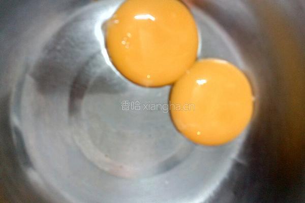 电饭煲蛋糕的做法图解1