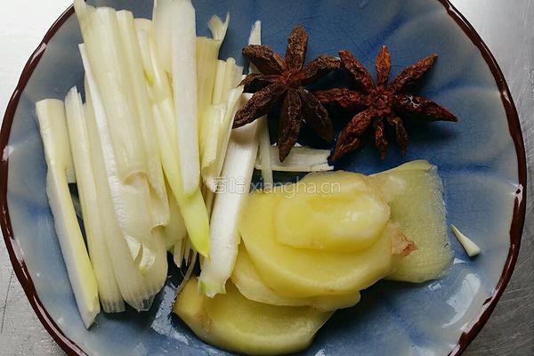 小鸡炖蘑菇的做法图解3