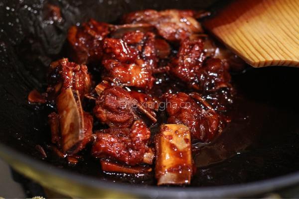 红腐乳烧排骨的做法图解8