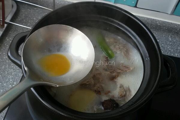 奶白鸭汤的做法图解7
