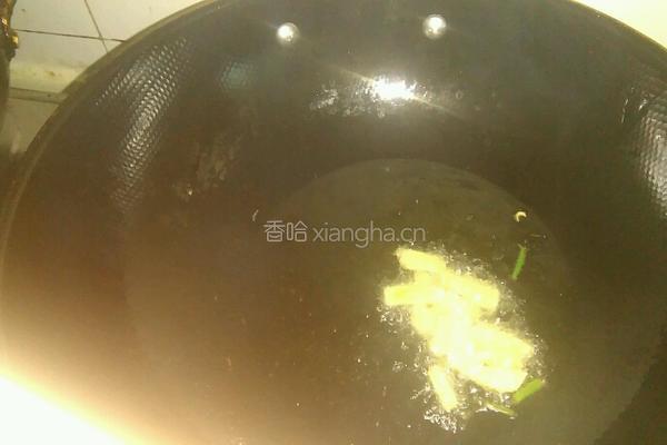 红萝卜焖排骨的做法图解3