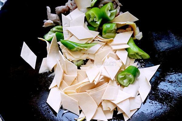 尖椒豆片炒肉的做法图解6