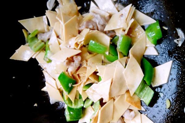 尖椒豆片炒肉的做法图解9