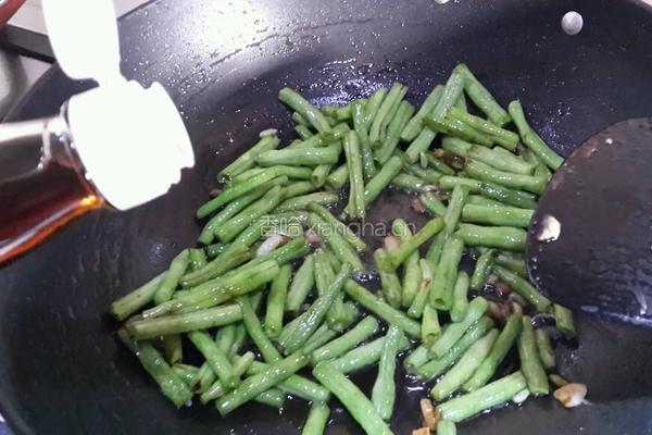 九层塔炒豆角的做法图解5