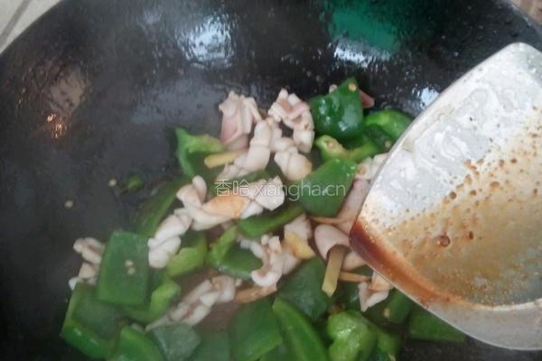 脆椒炒鱿鱼片的做法图解6