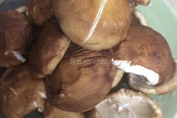 蚝油香菇肉片的做法图解1