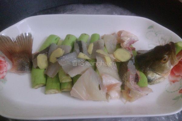 䓤油鲈鱼的做法图解5