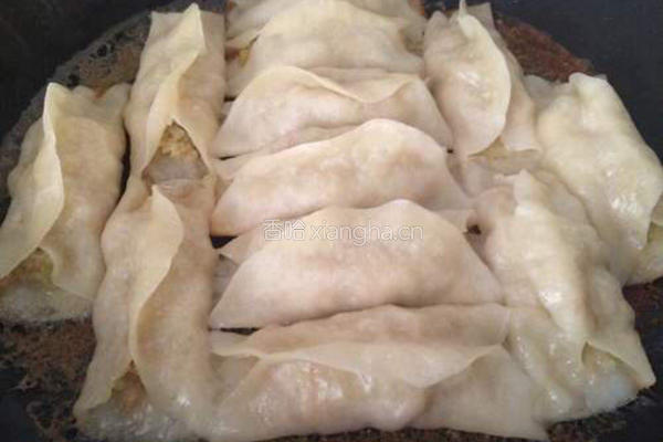 锅贴的做法图解13