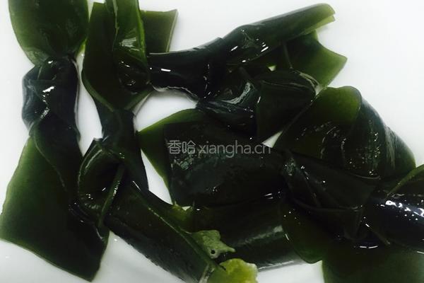瘦肉海带豆腐汤的做法图解1