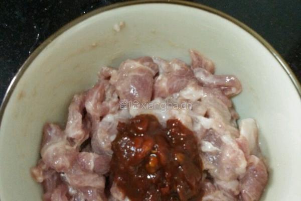 青椒炒肉丝的做法图解3