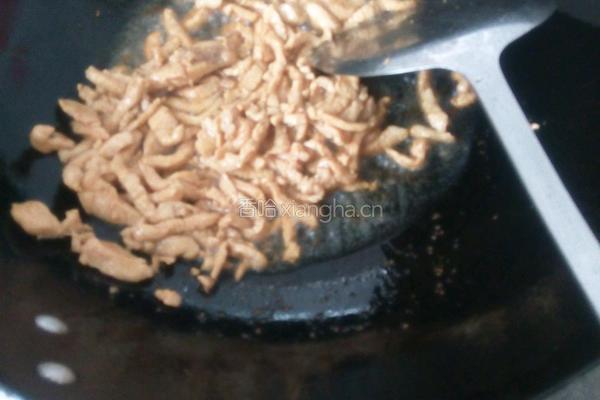 鸡肉香干烧豇豆的做法图解3