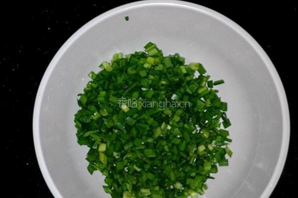 韭菜鸡蛋饼的做法图解2