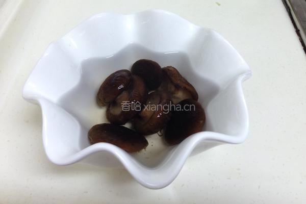 蚝油香菇杂蔬的做法图解1
