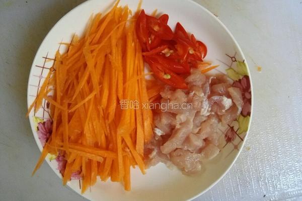 荷兰豆胡萝卜炒瘦肉的做法图解2