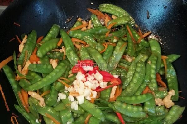 荷兰豆胡萝卜炒瘦肉的做法图解6