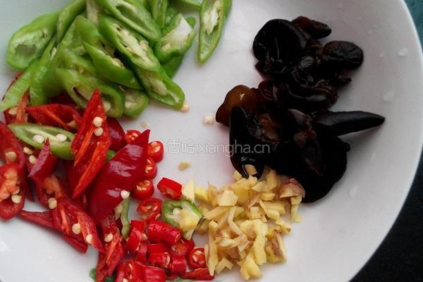 洋葱炒里脊肉的做法图解3
