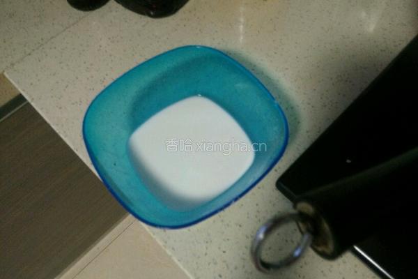 淀粉滚螃蟹的做法图解3
