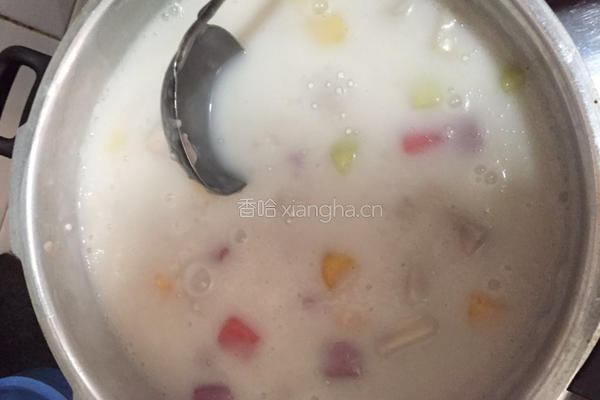 香芋水果糖丸西米露的做法图解5