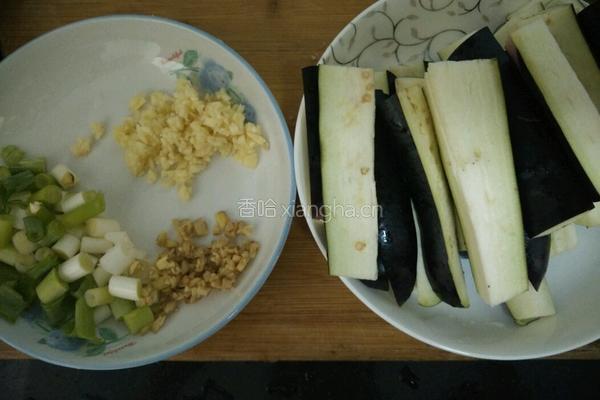 鱼香茄子的做法图解1