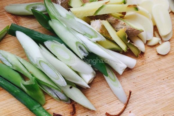 酱香花鲢的做法图解2