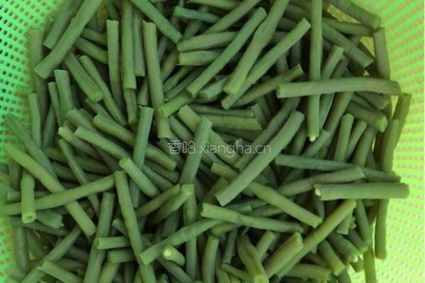 凉拌豆角的做法图解2